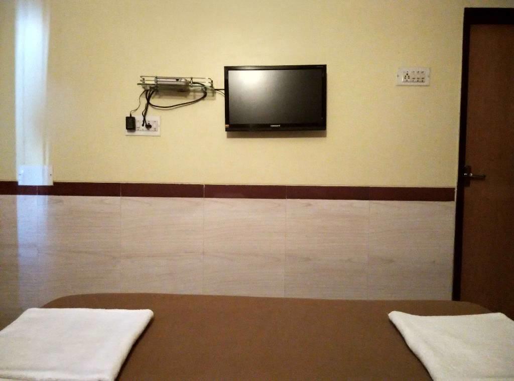 Girija Payyade Hotel Kalyan Ngoại thất bức ảnh