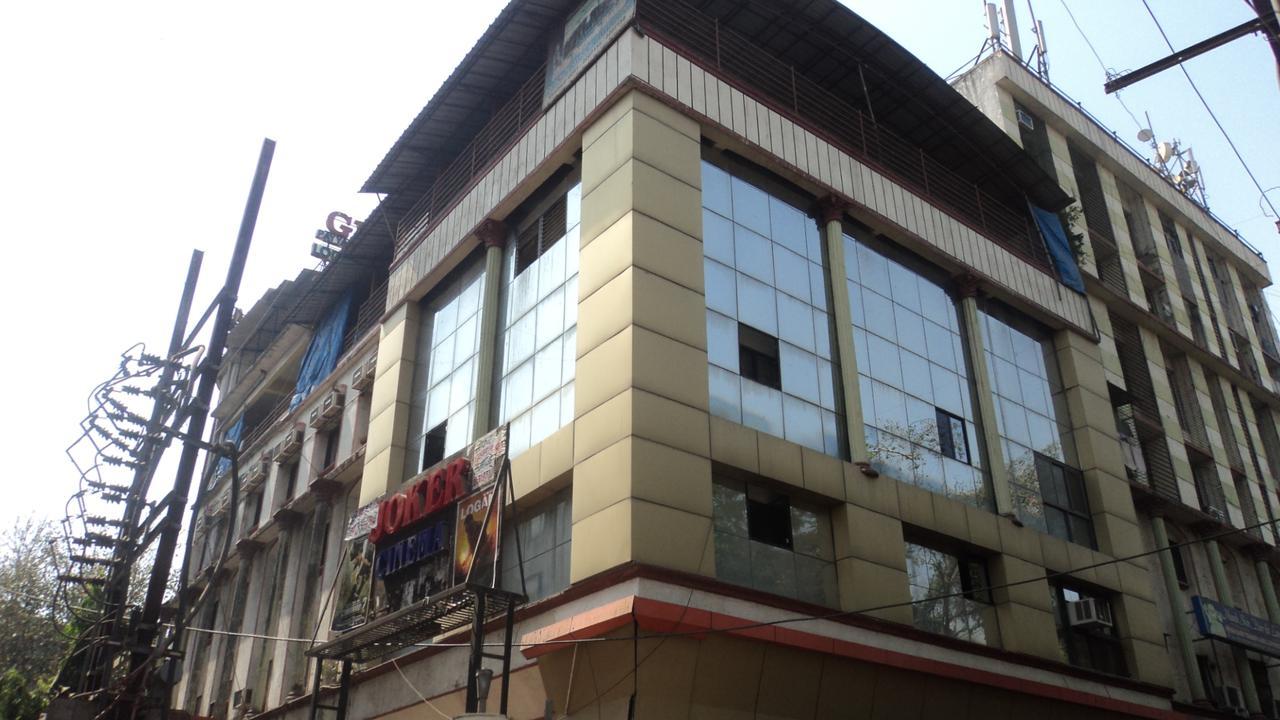 Girija Payyade Hotel Kalyan Ngoại thất bức ảnh