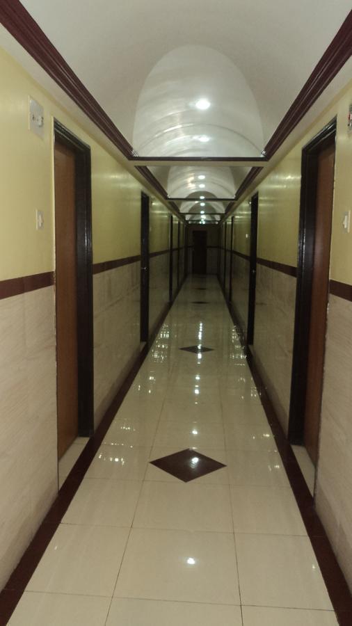 Girija Payyade Hotel Kalyan Ngoại thất bức ảnh